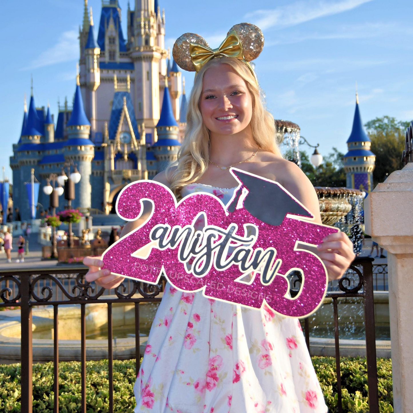 Personalized Deluxe Graduation Sign