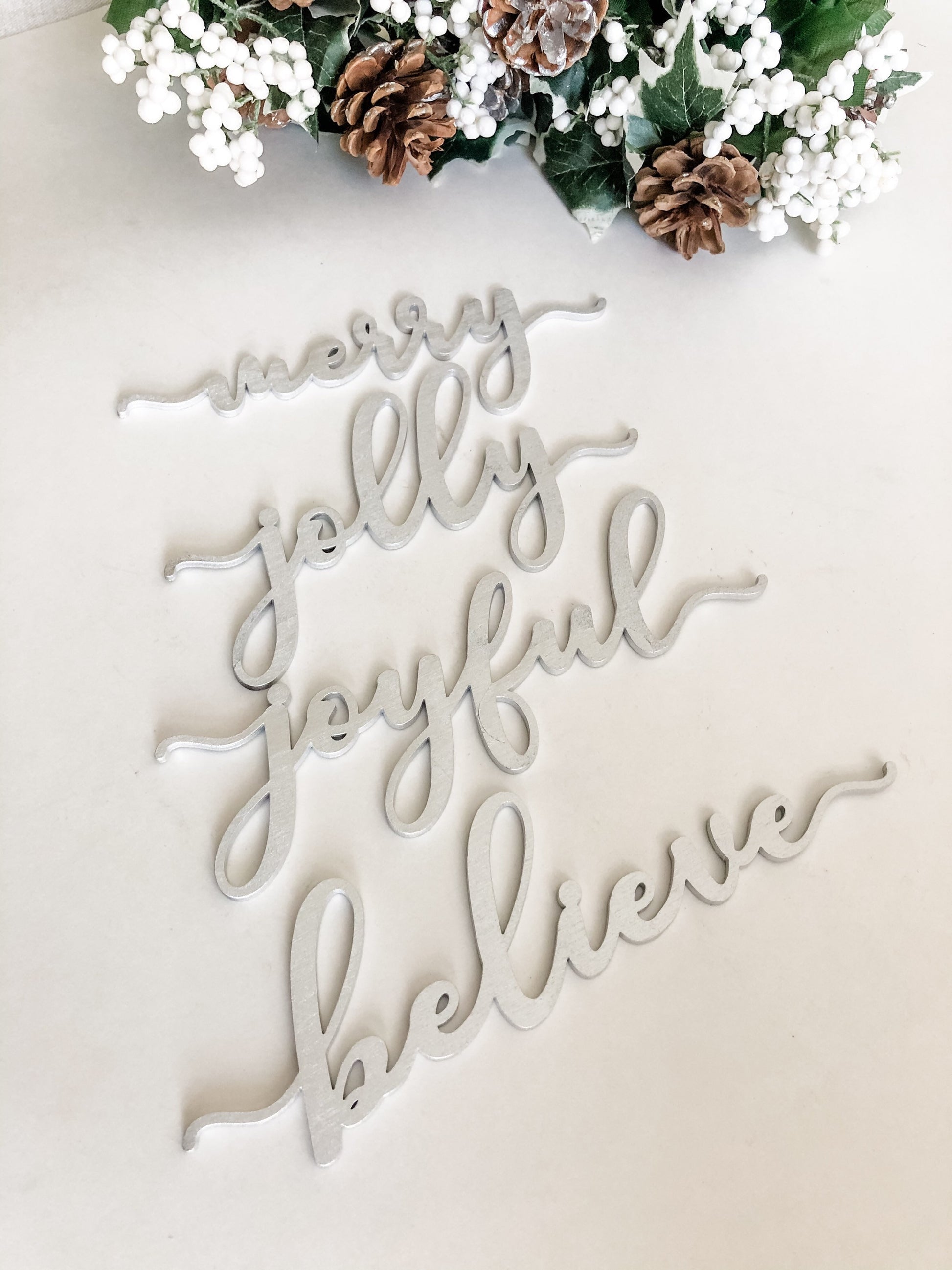 Christmas Wood Place Card: Holiday Table Setting Decor