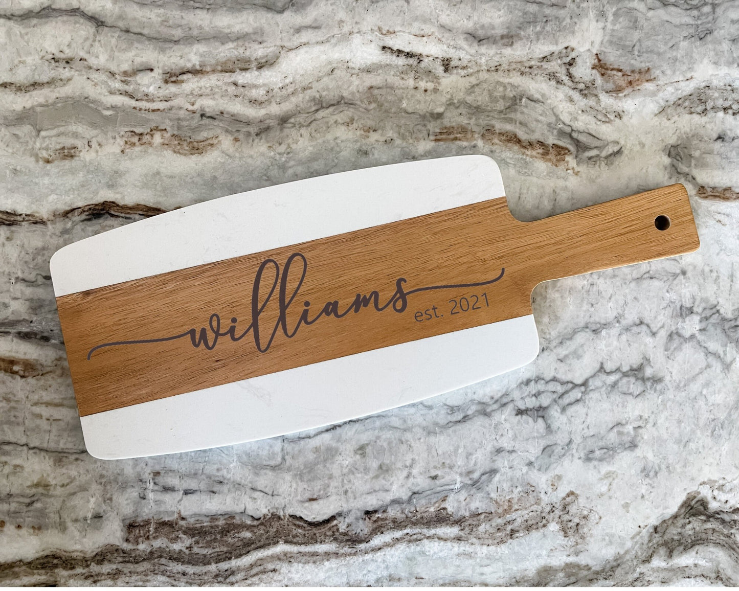 Personalized Cutting Board, Wedding Gift, Engraved Serving Board with Handle, Acacia Wood & White Marble, Bridal Shower Gift, Christmas Gift