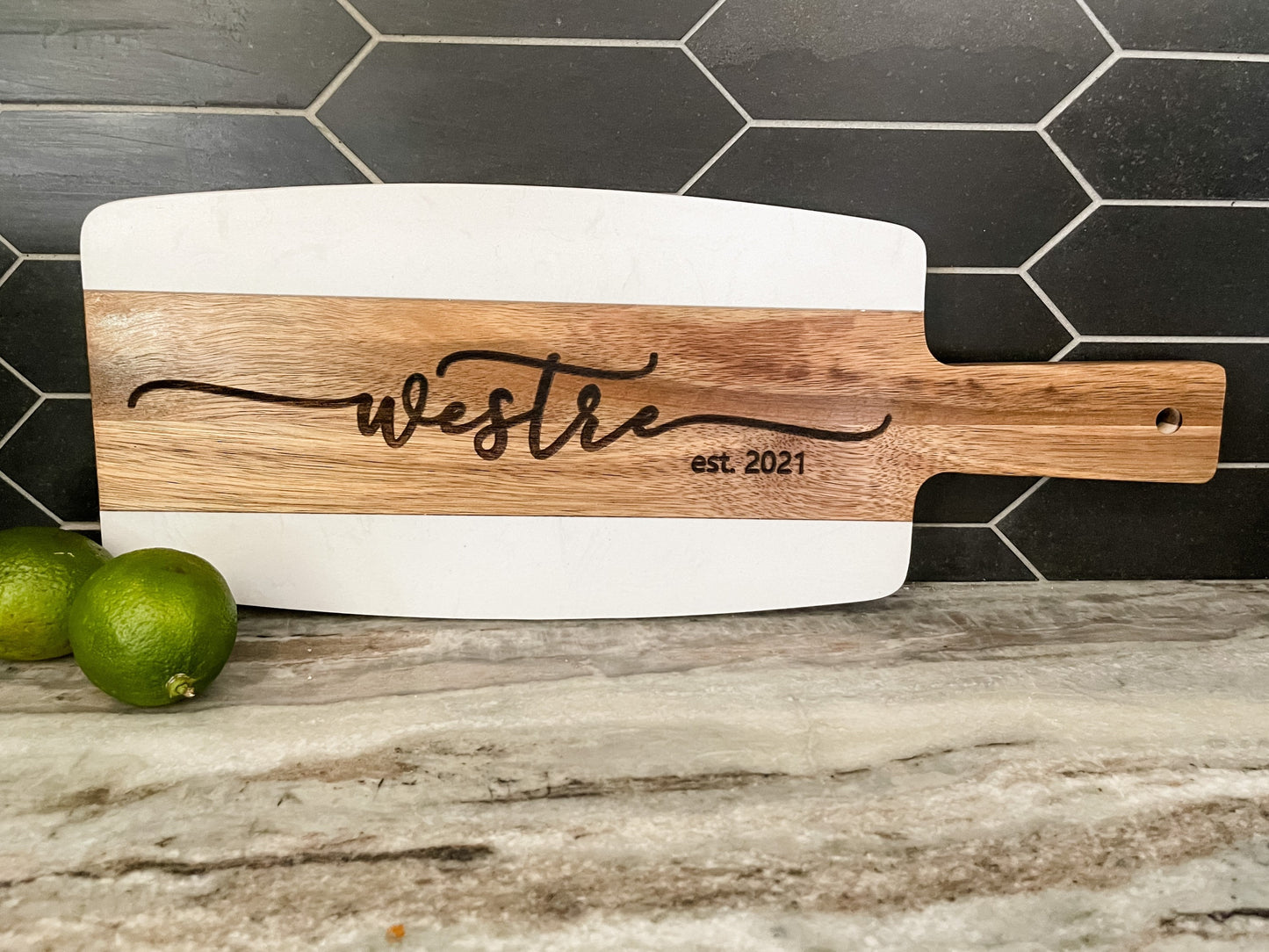 Personalized Cutting Board, Wedding Gift, Engraved Serving Board with Handle, Acacia Wood & White Marble, Bridal Shower Gift, Christmas Gift