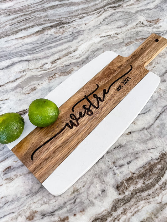 Personalized Cutting Board, Wedding Gift, Engraved Serving Board with Handle, Acacia Wood & White Marble, Bridal Shower Gift, Christmas Gift