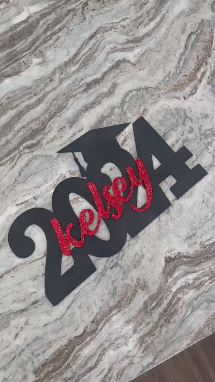 Custom Graduation Sign for Class of 2026, Senior Pictures Photo Prop, Back to School Decor